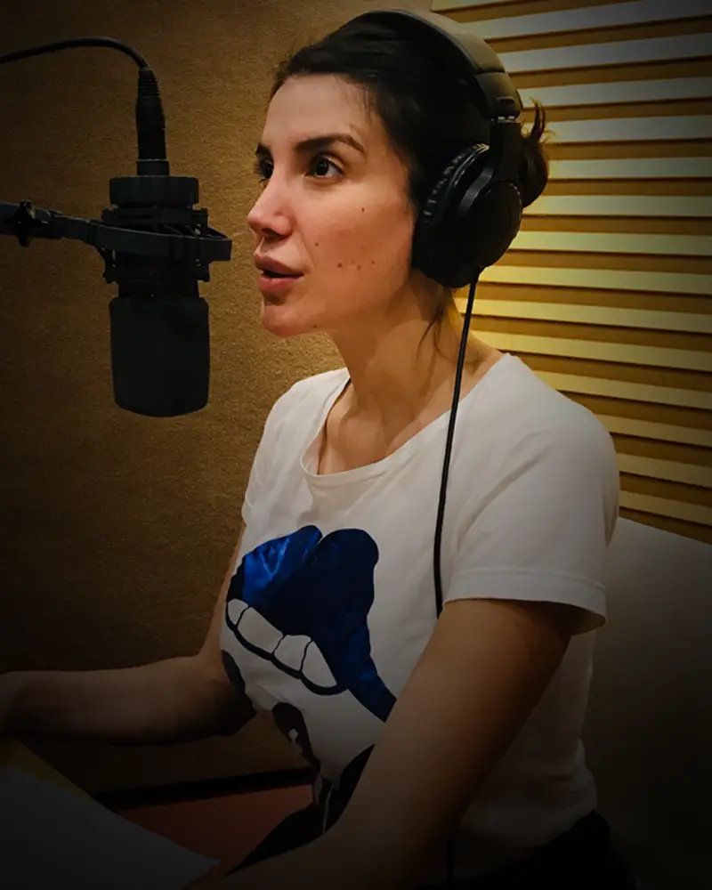 Andrea Rincón, narradora de Hermanas Bravas