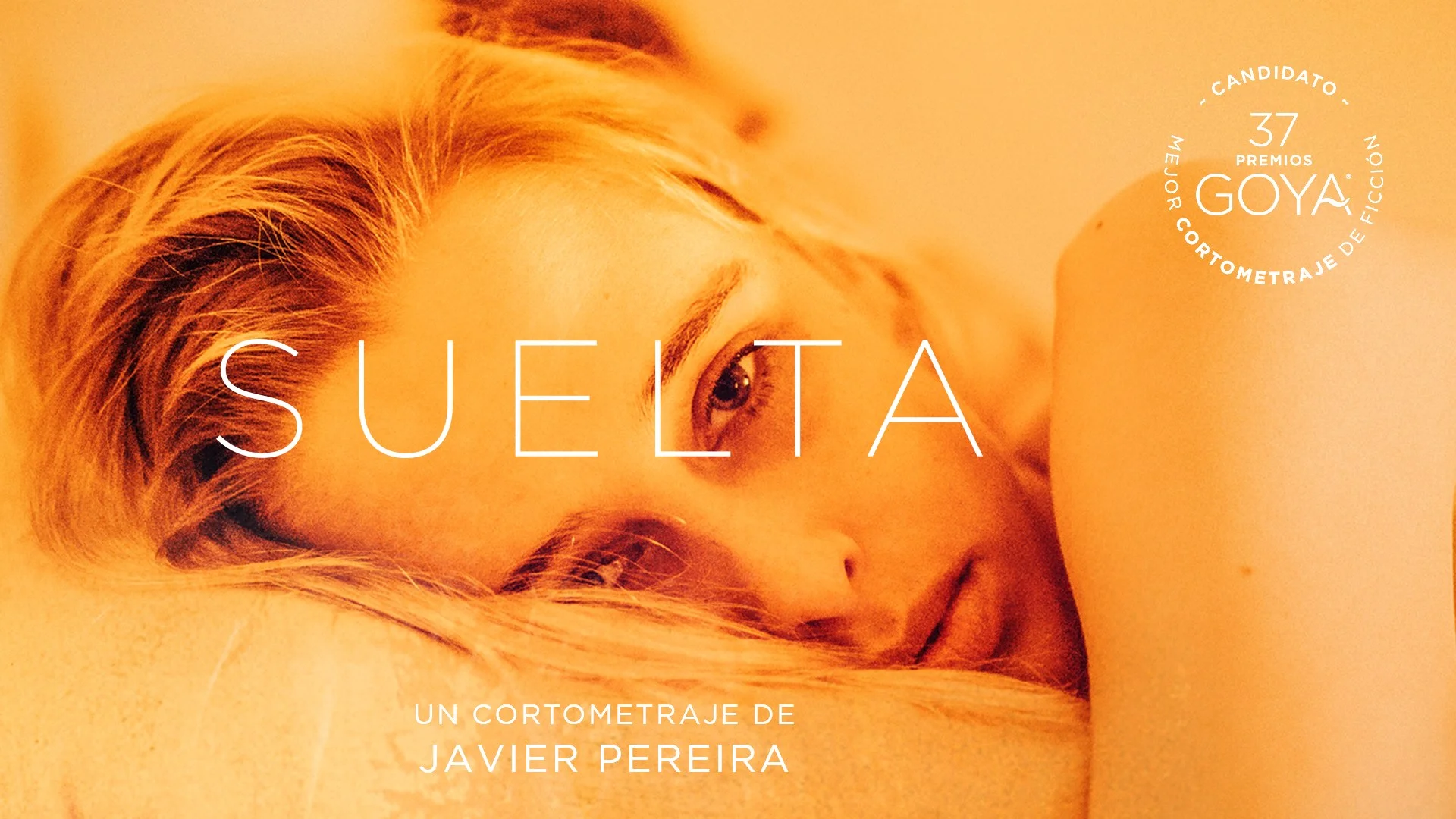 Suelta — Alba (Olivia Baglivi) recostada, la mañana después